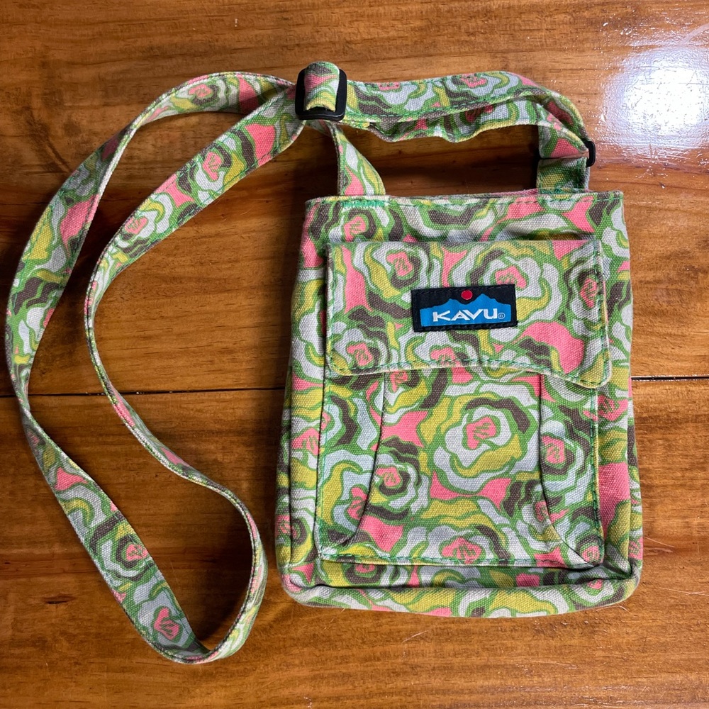 Kavu Floral Keeper Crossbody Small Bag